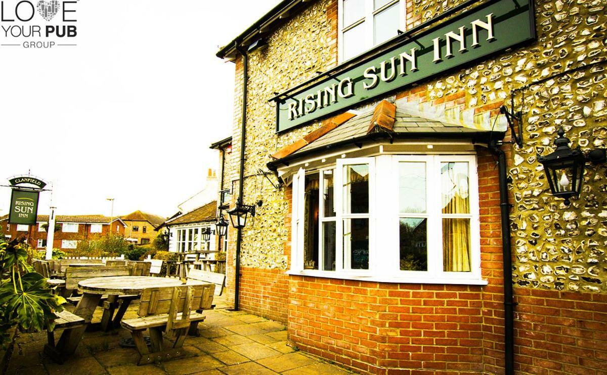 The Rising Sun Inn Waterlooville Eksteriør bilde
